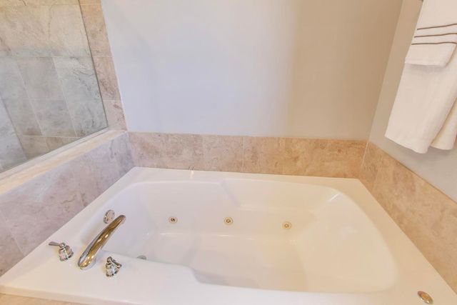 1212 N Orleans Street, Chicago, IL 60610