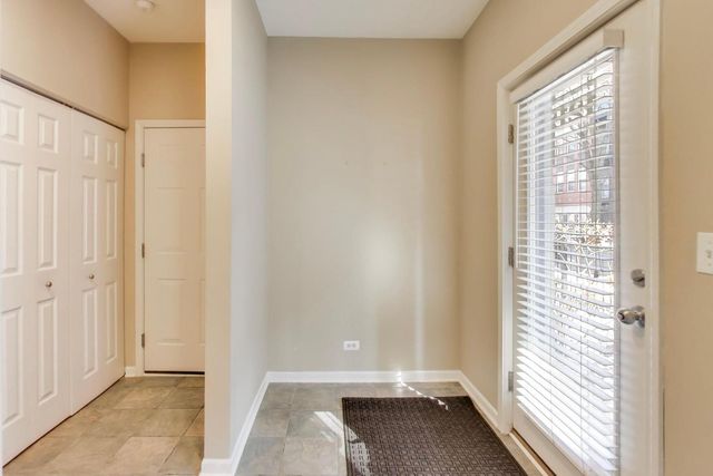 1212 N Orleans Street, Chicago, IL 60610