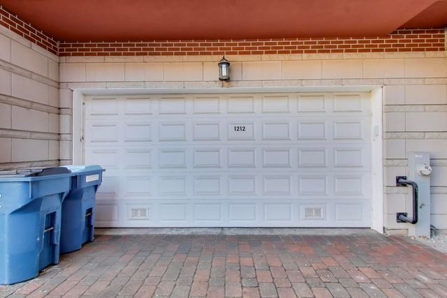 1212 N Orleans Street, Chicago, IL 60610