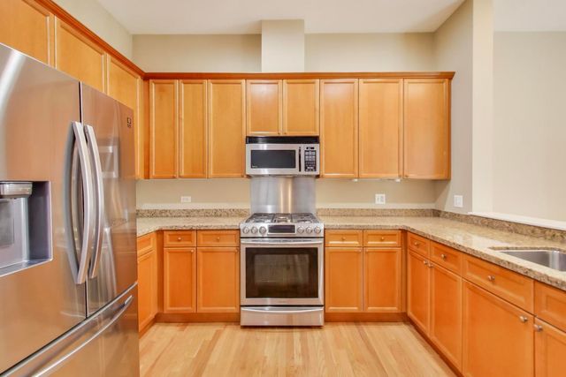 1212 N Orleans Street, Chicago, IL 60610