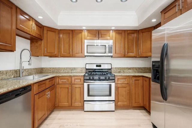 1881 Alpha Road 3, Glendale, CA 91208