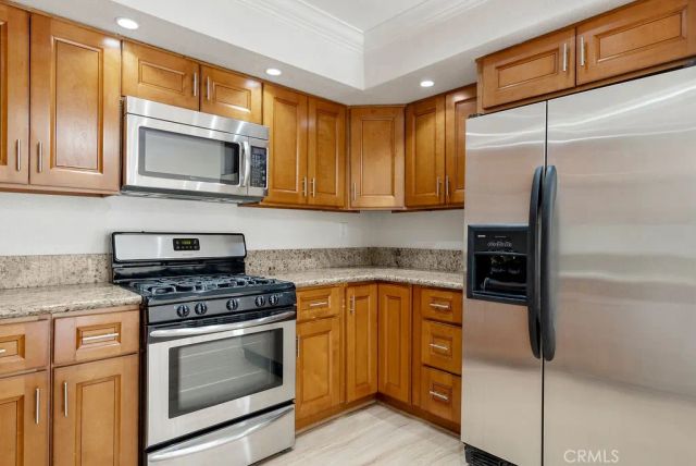 1881 Alpha Road 3, Glendale, CA 91208