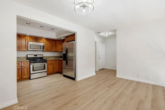 1881 Alpha Road 3, Glendale, CA 91208