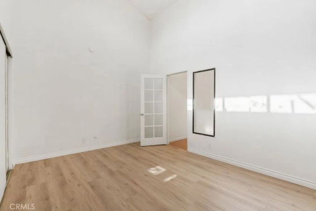 1881 Alpha Road 3, Glendale, CA 91208