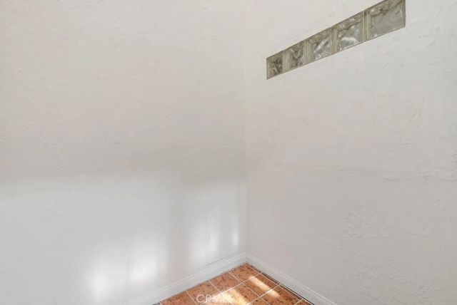 1881 Alpha Road 3, Glendale, CA 91208