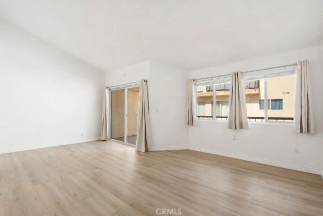 1881 Alpha Road 3, Glendale, CA 91208