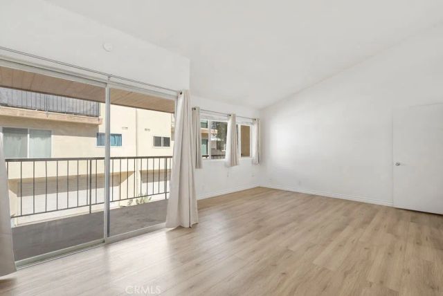 1881 Alpha Road 3, Glendale, CA 91208