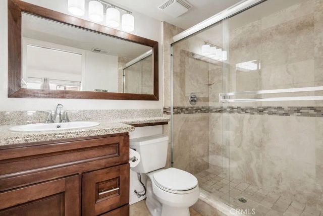 1881 Alpha Road 3, Glendale, CA 91208