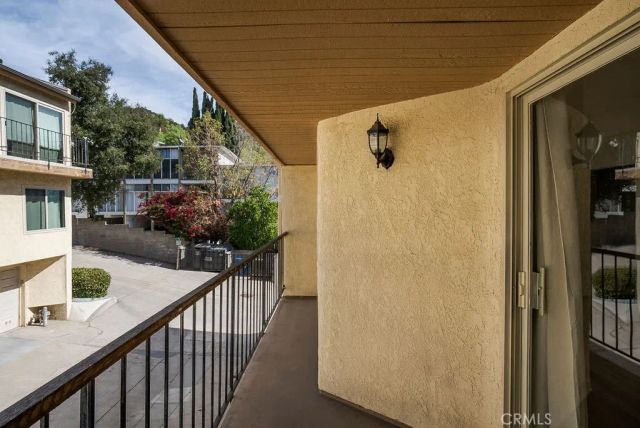 1881 Alpha Road 3, Glendale, CA 91208