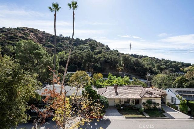 1881 Alpha Road 3, Glendale, CA 91208