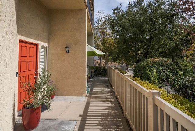 1881 Alpha Road 3, Glendale, CA 91208