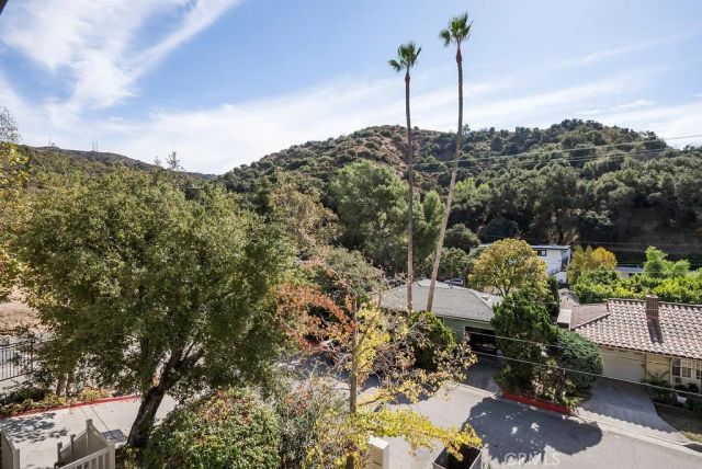1881 Alpha Road 3, Glendale, CA 91208