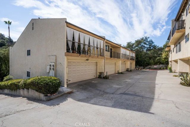 1881 Alpha Road 3, Glendale, CA 91208