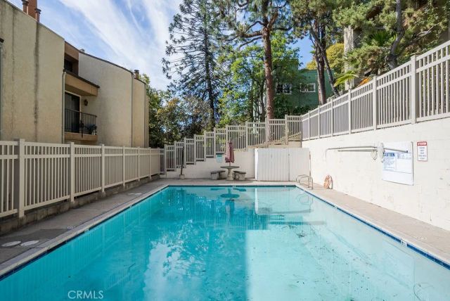 1881 Alpha Road 3, Glendale, CA 91208