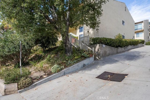 1881 Alpha Road 3, Glendale, CA 91208