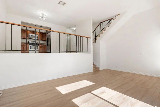 1881 Alpha Road 3, Glendale, CA 91208
