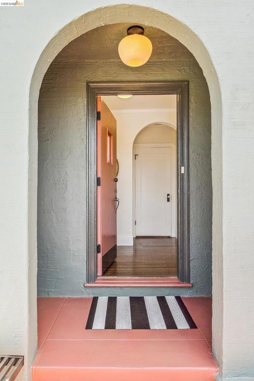 Image 4 of property listing at 801 Keeler Ave, Berkeley, CA 94708