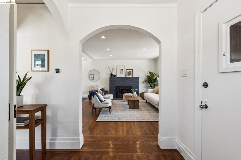 Image 7 of property listing at 801 Keeler Ave, Berkeley, CA 94708