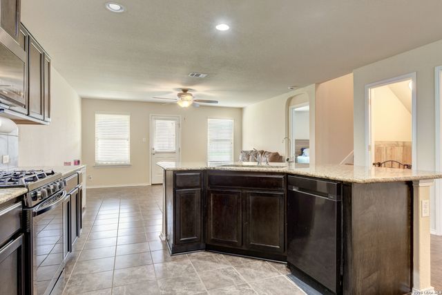 8827 Quihi Way, San Antonio, TX 78254