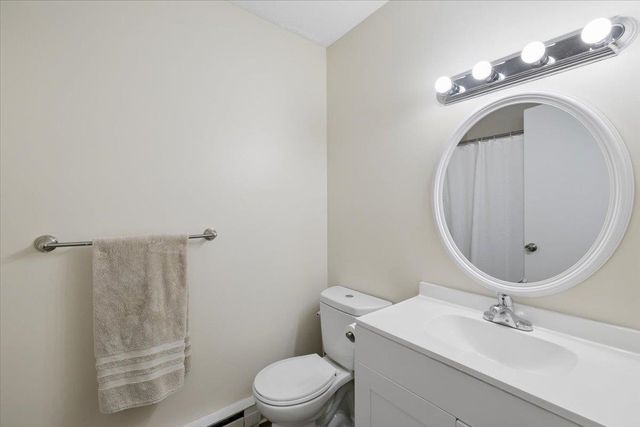132 Eastern Ave Apt 302, Manchester, NH 03104