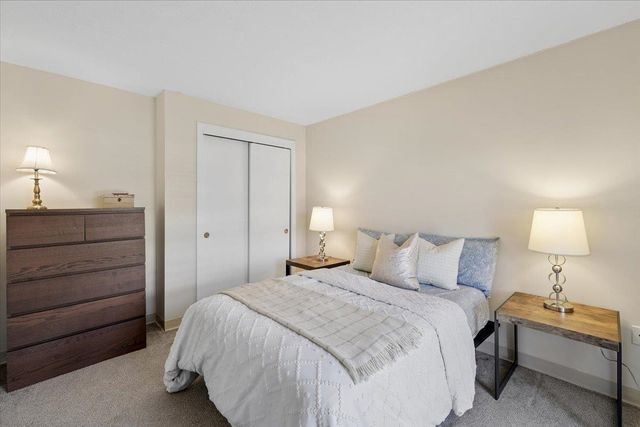 132 Eastern Ave Apt 302, Manchester, NH 03104