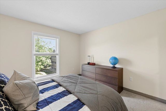 132 Eastern Ave Apt 302, Manchester, NH 03104