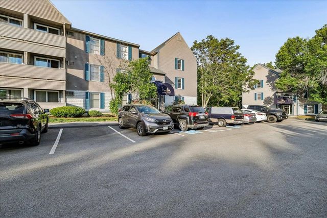 132 Eastern Ave Apt 302, Manchester, NH 03104