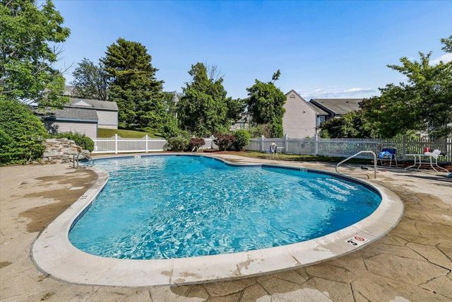 132 Eastern Ave Apt 302, Manchester, NH 03104
