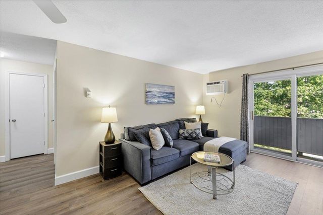 132 Eastern Ave Apt 302, Manchester, NH 03104