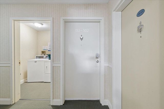 132 Eastern Ave Apt 302, Manchester, NH 03104