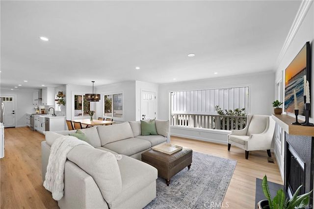 226 La Jolla, Newport Beach, CA 92663