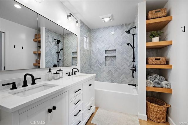 226 La Jolla, Newport Beach, CA 92663