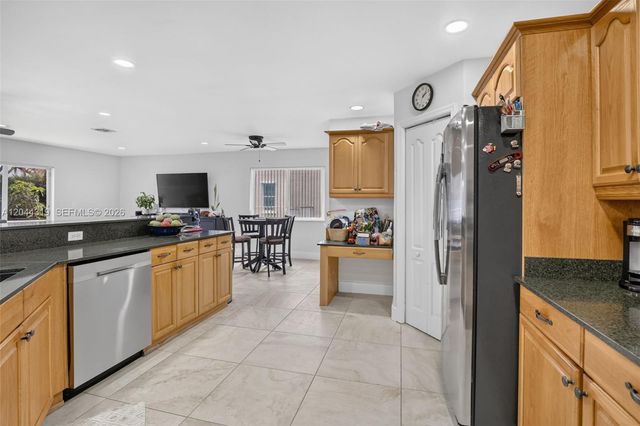 19322 NW 11th St, Pembroke Pines, FL 33029