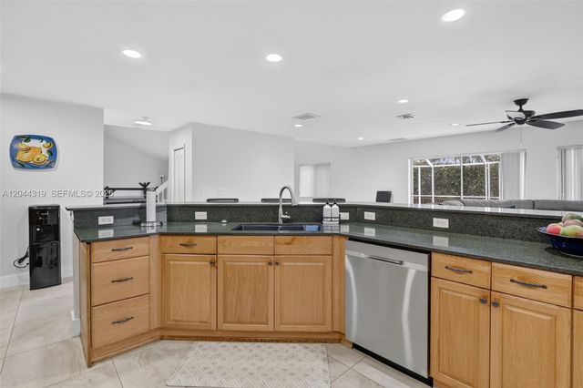 19322 NW 11th St, Pembroke Pines, FL 33029