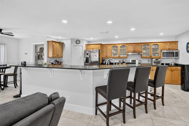 19322 NW 11th St, Pembroke Pines, FL 33029