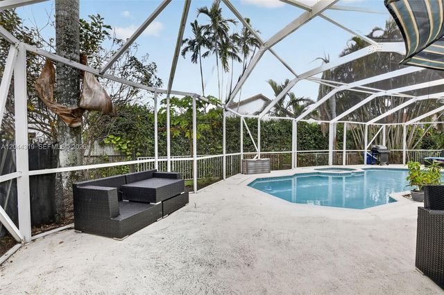 19322 NW 11th St, Pembroke Pines, FL 33029