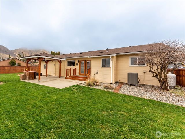 507 Cedar Wood Lane, Wenatchee, WA 98801