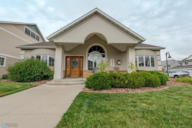 4809 39th Avenue S, Fargo, ND 58104