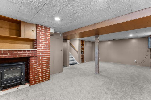 1205 9th Street NE, Rochester, MN 55906