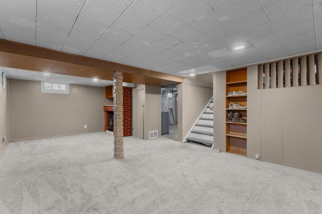 1205 9th Street NE, Rochester, MN 55906