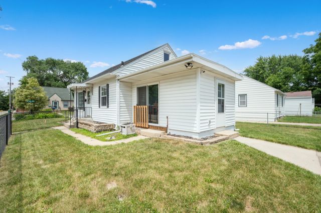 1205 9th Street NE, Rochester, MN 55906
