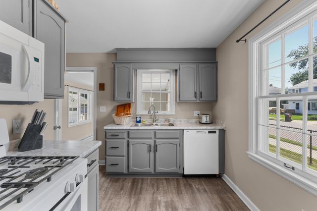 1205 9th Street NE, Rochester, MN 55906