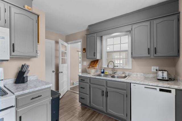 1205 9th Street NE, Rochester, MN 55906