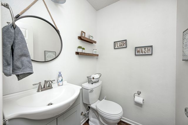 240 Creekside Circle, Danville, IN 46122