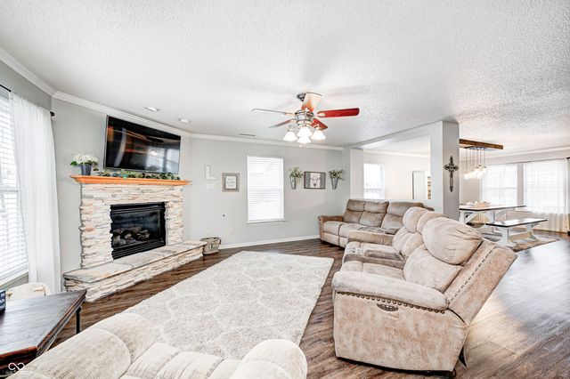 240 Creekside Circle, Danville, IN 46122