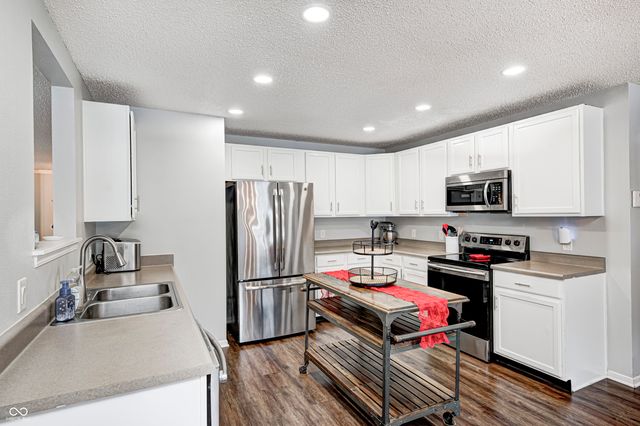 240 Creekside Circle, Danville, IN 46122