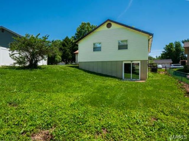 12053 La Padera Lane, Florissant, MO 63033
