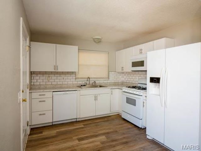 12053 La Padera Lane, Florissant, MO 63033
