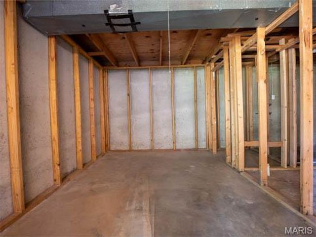 12053 La Padera Lane, Florissant, MO 63033