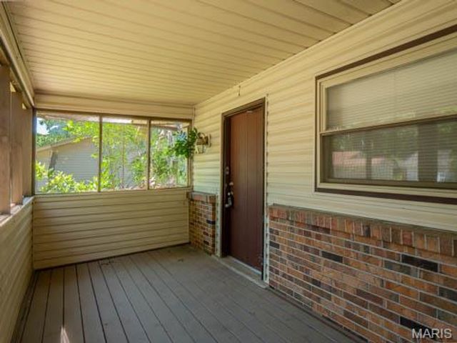 12053 La Padera Lane, Florissant, MO 63033